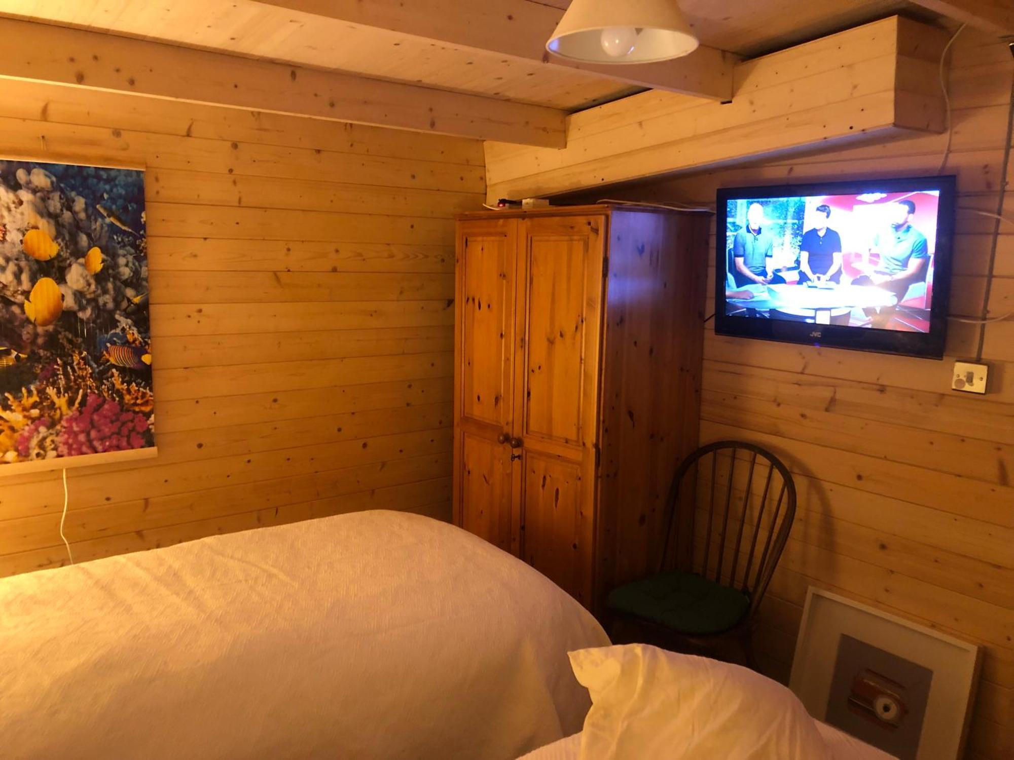 Cosy Garden Log Cabin Солсбери Экстерьер фото